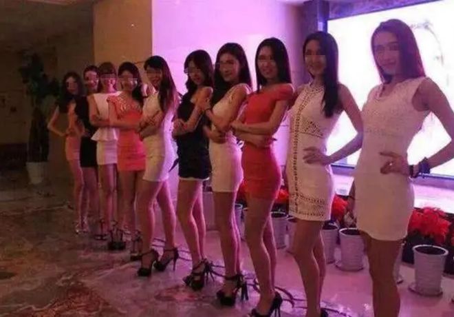 看你喜欢的特殊服务有多令人作呕j9国际站“私密影院”全过程(图3)