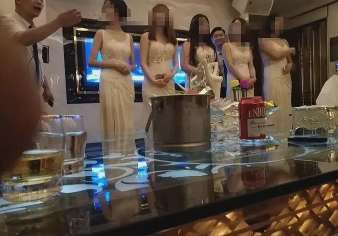 看你喜欢的特殊服务有多令人作呕j9国际站“私密影院”全过程(图6)